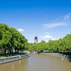 Ile trwa lot do Finlandii? Sprawdź czas podróży z różnych miast w Polsce